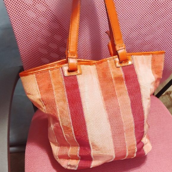 Salvatore Ferragamo Shoulder Bag - Picture 5 of 8